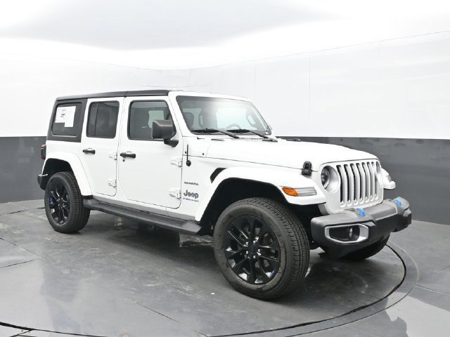 Used 2023 Jeep Wrangler Unlimited Sahara w/ Cold Weather Group AWD/4WD image 7