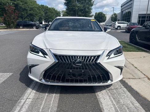 Used 2024 Lexus ES 350 w/ Premium Package FWD image 2