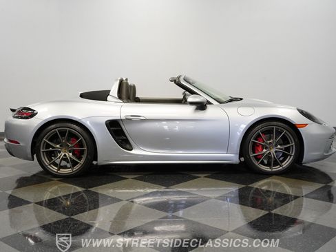 Used 2017 Porsche 718 Boxster S RWD image 14