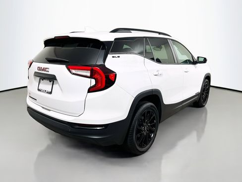 Used 2023 GMC Terrain SLE w/ Elevation Edition image 4