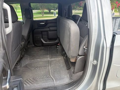 Used 2024 Chevrolet Silverado 1500 Custom RWD image 9