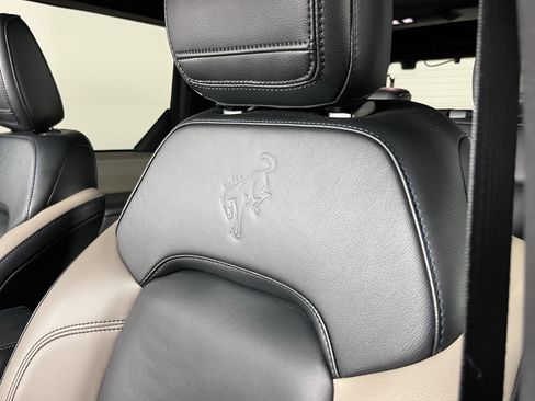 Used 2024 Ford Bronco Wildtrak image 17