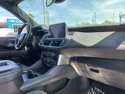 Used 2024 Chevrolet Suburban Premier AWD/4WD image 35