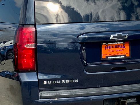 Used 2017 Chevrolet Suburban LT image 13