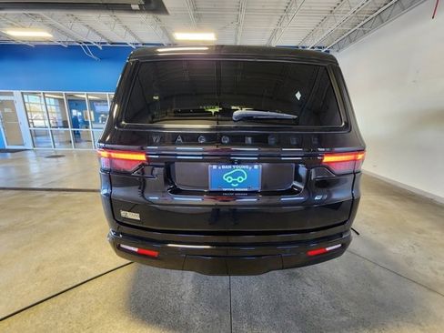 Used 2023 Jeep Wagoneer Series II image 3