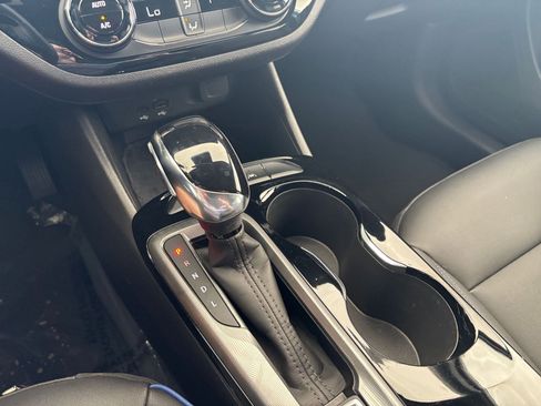 Used 2025 Buick Envista Sport Touring image 41