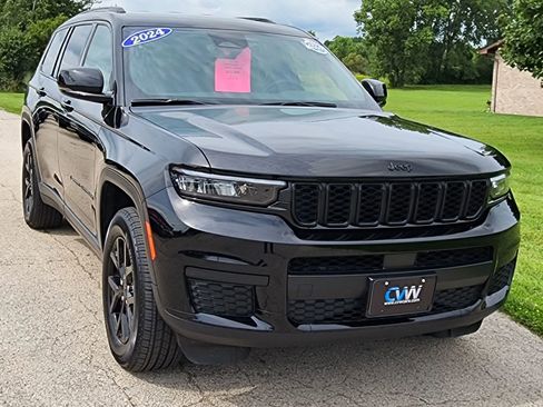 Used 2024 Jeep Grand Cherokee L Laredo image 5