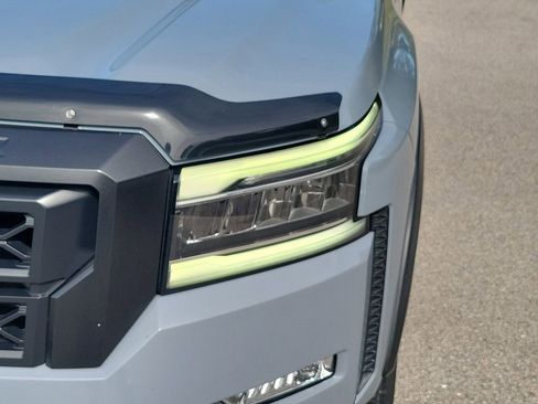 Used 2022 Nissan Frontier PRO-4X image 10