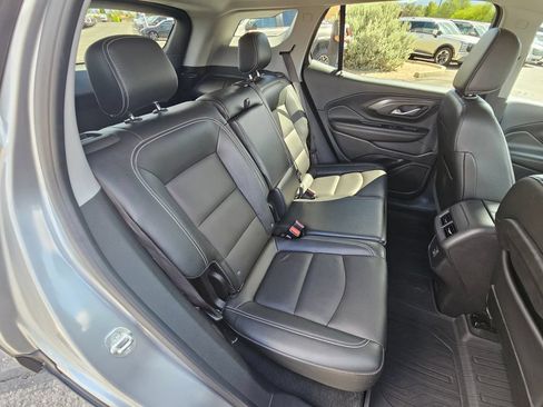 Used 2023 GMC Terrain SLT w/ Tech Package FWD image 14