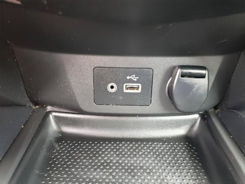 Used 2018 Nissan Rogue S AWD/4WD image 18