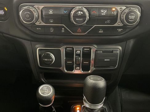 Used 2023 Jeep Wrangler Willys image 16