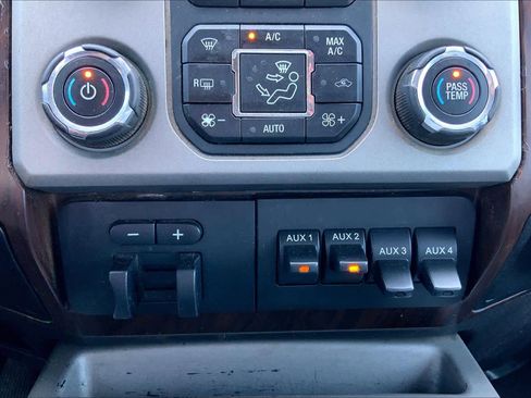 Used 2015 Ford F250 Lariat AWD/4WD image 28