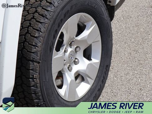 Used 2025 RAM 1500 Big Horn AWD/4WD image 39