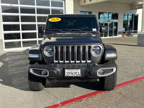 Used 2020 Jeep Gladiator Overland AWD/4WD image 2