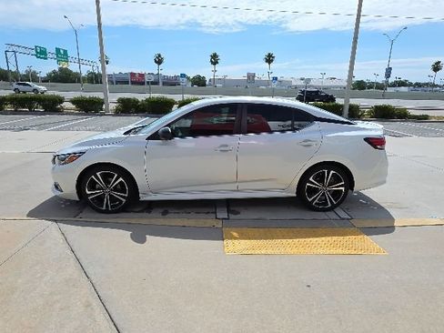 Used 2023 Nissan Sentra SR w/ SR Premium Package FWD image 7
