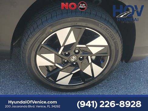 Certified 2024 Hyundai Kona SEL AWD/4WD image 11