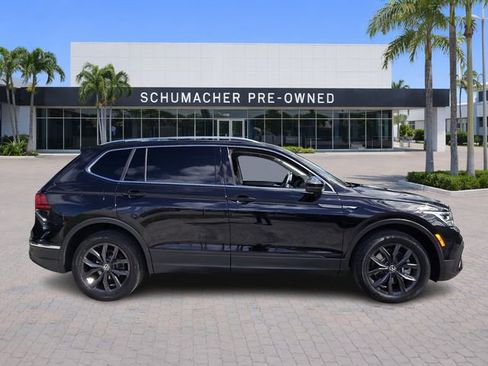 Certified 2024 Volkswagen Tiguan SE w/ Panoramic Sunroof Package FWD image 8
