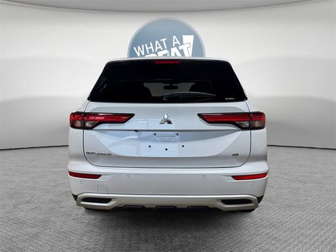Used 2023 Mitsubishi Outlander SE image 5