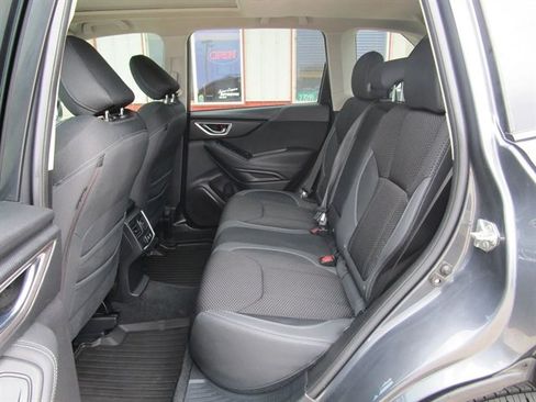 Used 2021 Subaru Forester Premium image 13