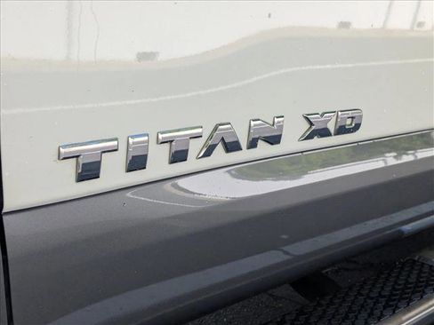 Used 2022 Nissan Titan Platinum Reserve w/ Moonroof Package AWD/4WD image 13