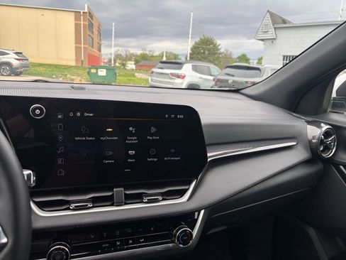 Used 2025 Chevrolet Equinox LT image 33