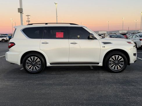 Used 2022 Nissan Armada SL w/ Midnight Edition Package image 4
