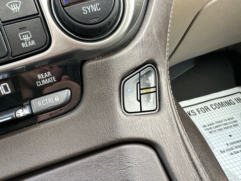 Used 2015 Chevrolet Suburban LTZ AWD/4WD image 68
