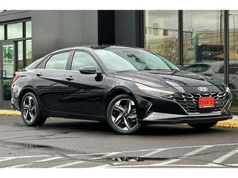 Used 2023 Hyundai Elantra Limited image 2