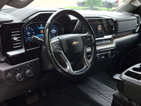 Used 2023 Chevrolet Silverado 1500 LT w/ Convenience Package II AWD/4WD image 27