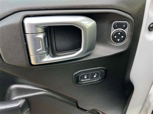 Used 2024 Jeep Wrangler Unlimited w/ Convenience Group image 24