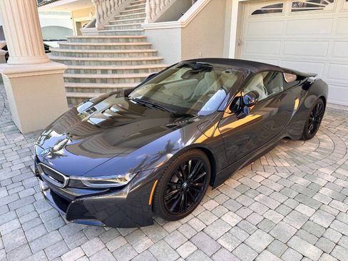 Used 2019 BMW i8 Roadster AWD/4WD image 47