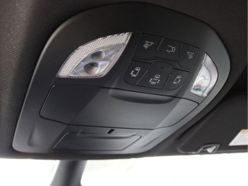 New 2026 Chrysler Pacifica Select image 18