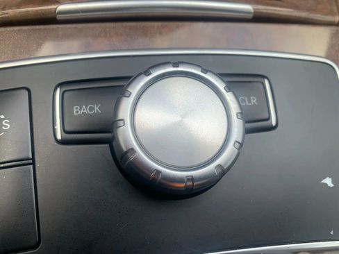 Used 2013 Mercedes-Benz E 350 Sedan image 27