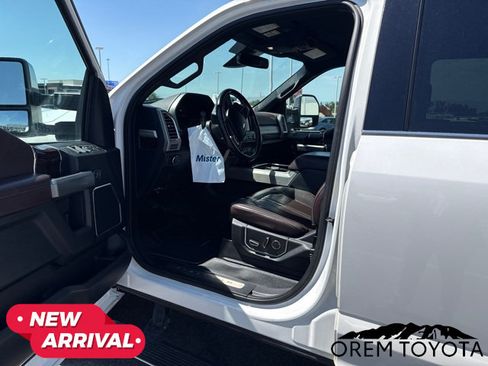 Used 2017 Ford F250 Platinum AWD/4WD image 5