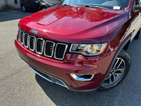 Used 2019 Jeep Grand Cherokee Limited image 9