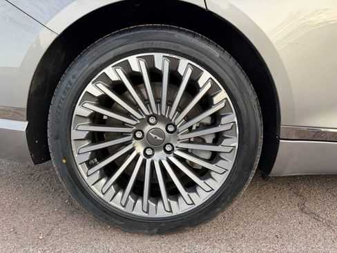 Used 2023 Genesis G80 image 11