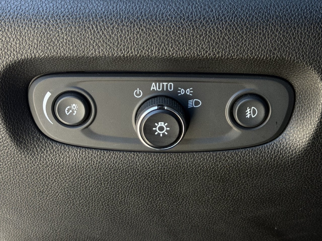 Used 2018 Chevrolet Traverse High Country AWD/4WD image 21