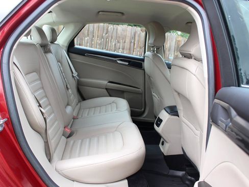 Used 2017 Ford Fusion SE w/ Fusion SE Technology Package FWD image 35