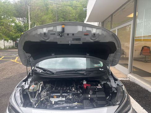 Used 2025 Nissan Versa SV FWD image 31