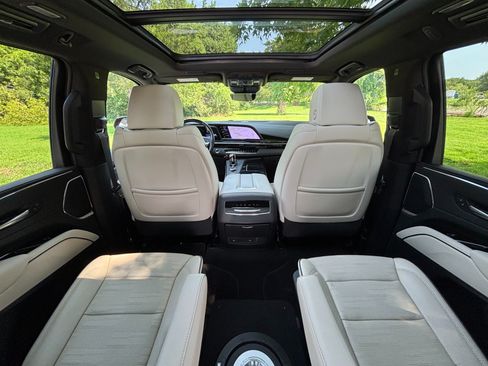Used 2024 Cadillac Escalade Sport w/ LPO, ONYX Package AWD/4WD image 35