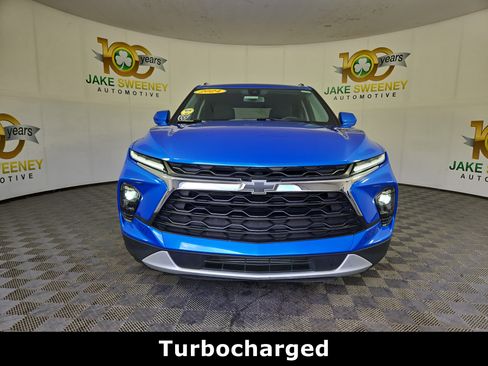 Used 2024 Chevrolet Blazer LT w/ Convenience Package FWD image 2