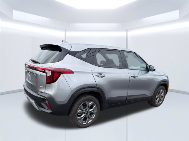 Used 2024 Kia Seltos LX AWD/4WD image 5
