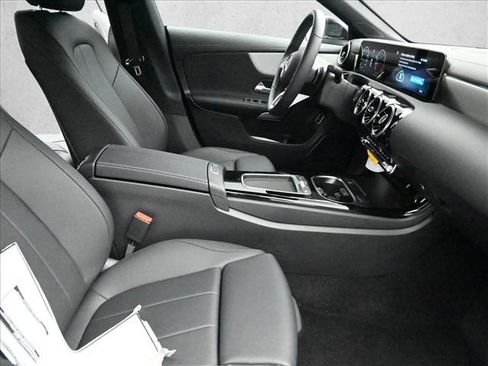 Certified 2025 Mercedes-Benz CLA 250 4MATIC image 23