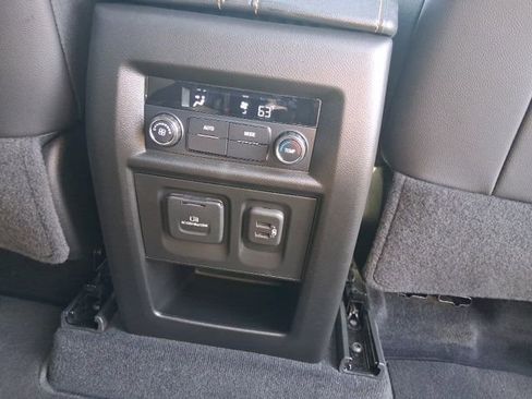 Used 2021 Chevrolet Traverse RS image 12