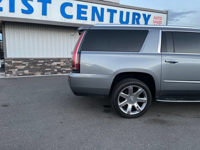 Used 2019 Cadillac Escalade ESV Luxury AWD/4WD image 13