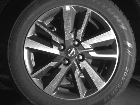 Used 2025 Nissan Versa SV image 14