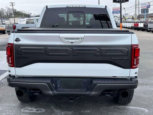 Used 2018 Ford F150 Raptor w/ Equipment Group 802A Luxury image 4