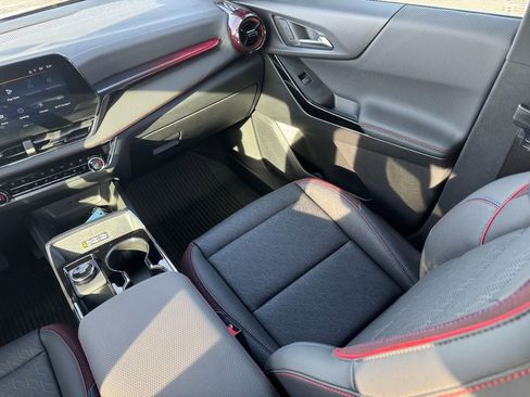 Used 2025 Chevrolet Equinox RS w/ Safety and Technology Package image 17