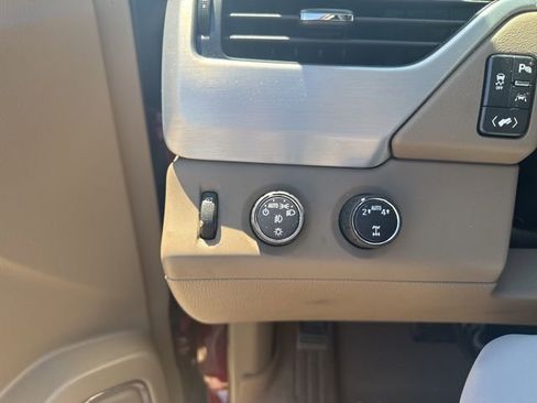 Used 2017 GMC Yukon XL SLT image 9