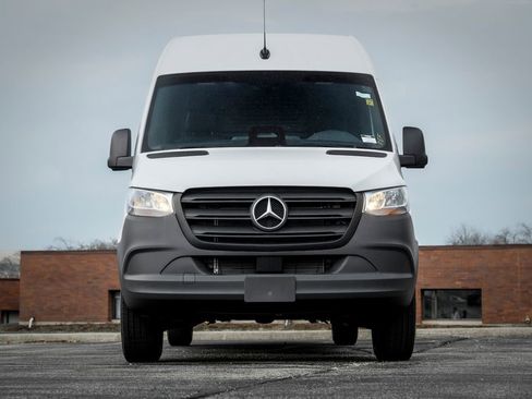 Used 2026 Mercedes-Benz Sprinter 2500 image 5